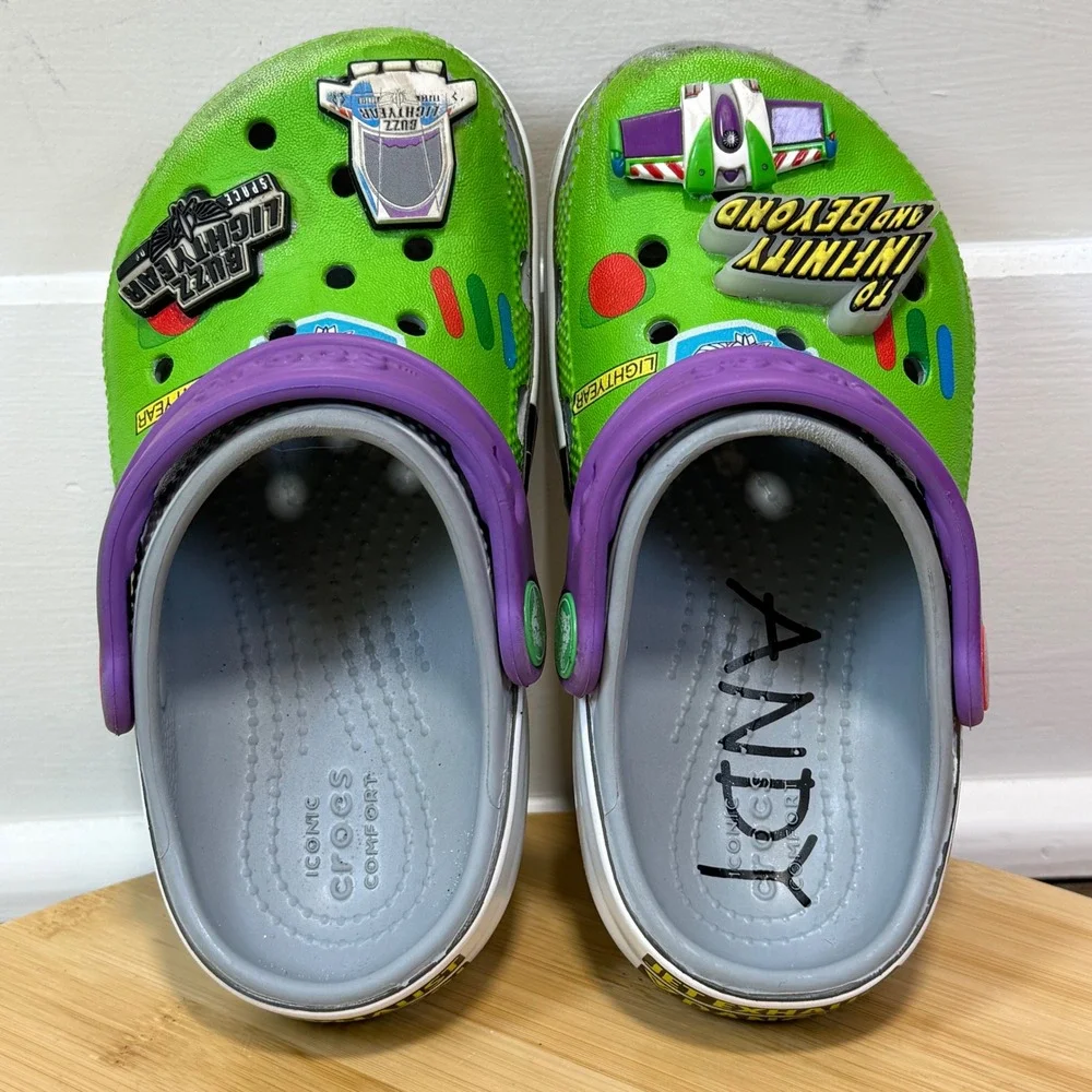 Crocs Buzz Lightyear Clogs Kids Size C10 Green Purple Toy Story Shoes Theme Park